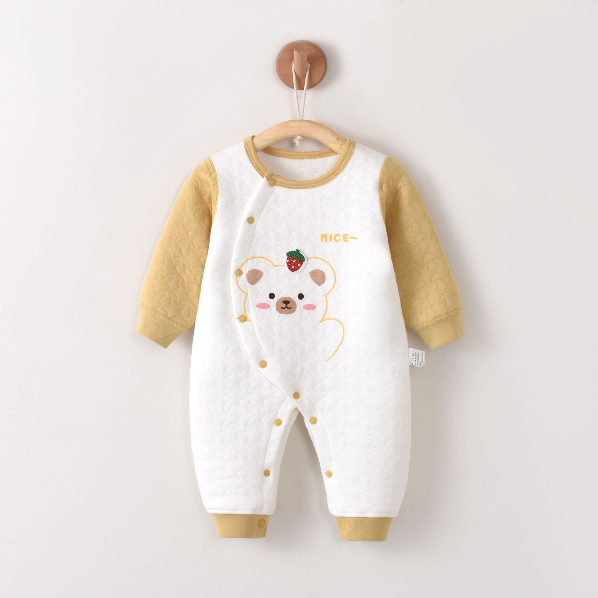 婴儿衣服三层保暖新生婴儿衣服春秋款初生婴儿连体衣宝宝哈衣秋冬