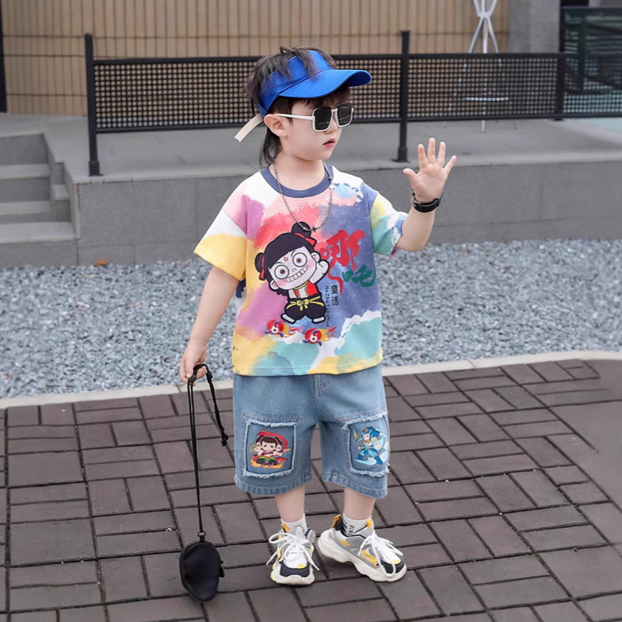 哪吒衣服男童夏装套装2025新款儿童装潮酷时髦夏季短袖扎染两件套